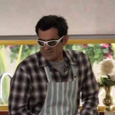 martesdehuevos's profile picture. hemeroteca de juanjo bona, modern family y el real zaragoza