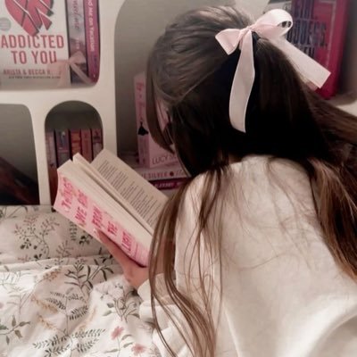 riwrsong's profile picture. ⠀⠀⠀⠀⠀⠀ ೃ📖࿔ cr: nós já moramos aqui