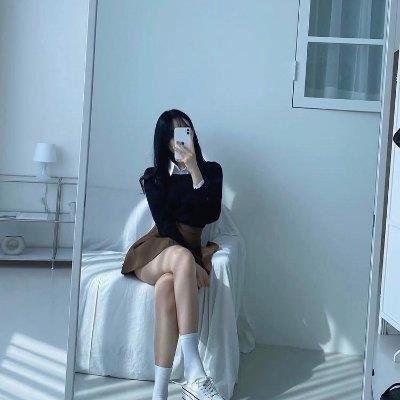 RahanRaza7's profile picture. 39歳バツイチ独身のおばさんです普段は美容系の会社で営業をしていますぜひ仲良くしてくださいね⟡.·