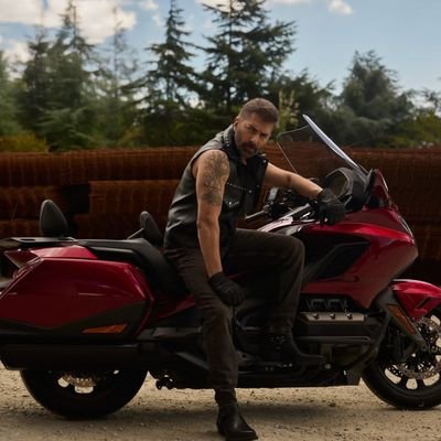 hiraorhunaaski's profile picture. orhunun yarının👩‍❤️‍👨 gülleri aktır 🍂🏵️🪵 zülfüne dokunan🌿🌲yeller övünsün 🎀🌜💫💦✨🌿sen zaten benim🕊️🌞 gerçekleşen en muhteşem hayalimsin 💗🧭⏳