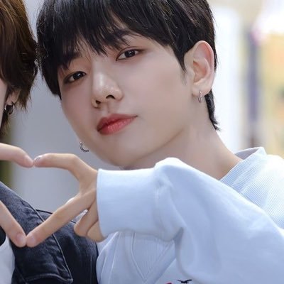 Sunsfolwer's profile picture. “ℴ𝓃𝓁𝓎 𝓉𝒽ℴ𝓈ℯ 𝓌𝒽ℴ 𝒹𝓇ℯ𝒶𝓂 𝒸𝒶𝓃 𝒻𝓁𝓎” ⋆⁺₊⋆ ☾ ⋆⁺₊⋆ @boynextdrrrrrr’s jaehyun