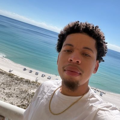 ianreadbooks's profile picture. reading books and posting myself from time to time.