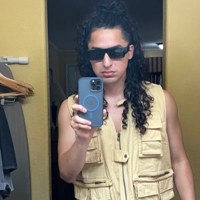 mannyyc11's profile picture. welcome to my timeline where I mostly talk about sports and bs 😎