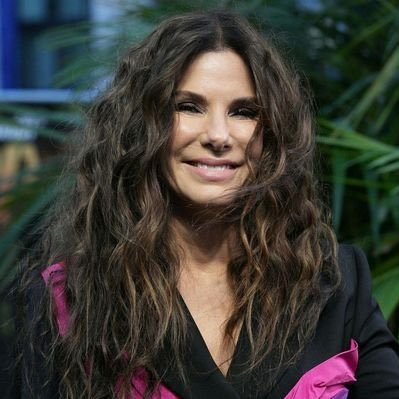 bullock_sa26535's profile picture. Living quietly, creating when inspired Grateful for the love over the years it's felt even from afar Not on social media, but your kindness always find me