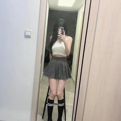 Pyaare94172's profile picture. 36歳、元人妻です元旦那とは長年レスだったので溜まってます 離婚して暇です。大人の関係になれる人募集です♪