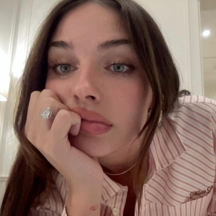 Emandwellsm's profile picture. 𝑳𝒐𝒗𝒆 𝒊𝒔 𝒂 𝒇𝒐𝒖𝒓-𝒍𝒆𝒈𝒈𝒆𝒅 𝒘𝒐𝒓𝒅.

{RPG}