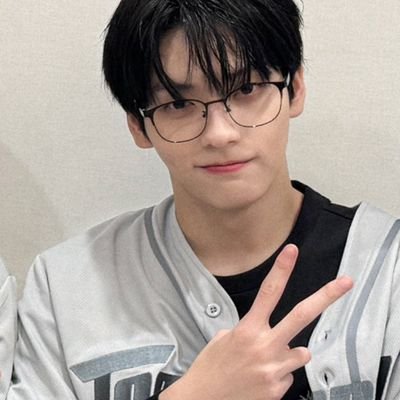 yj_ghost_girl's profile picture. 𝘢𝘯𝘰𝘵𝘩𝘦𝘳 𝘷𝘦𝘳𝘴𝘪𝘰𝘯 𝘰𝘧 𝘮𝘦 𝘪𝘴 𝘴𝘰𝘰𝘣𝘪𝘯 🐇 @michaeljackson @txt_members