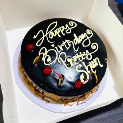 TeddyUSD's profile picture. PROFESSIONAL BANKER, MOVIE PRODUCER,    A BLOGGER OF TRENDING GIST (A fan of Reality Tv shows)