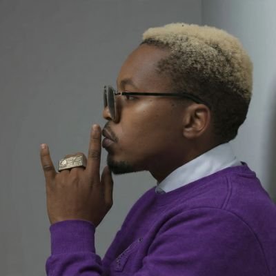 LaveshWrLD's profile picture. ☄️🛖