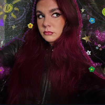 _lealbl's profile picture. talking to the moon ✮