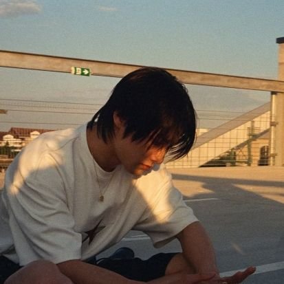 quokkahanniee's profile picture. 'All we need is love dreams and stray kids' ♡
minsunger 💫  Love hannie too much :P