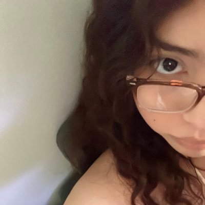 iiluvlamp's profile picture. everything eats and is eaten, time is fed