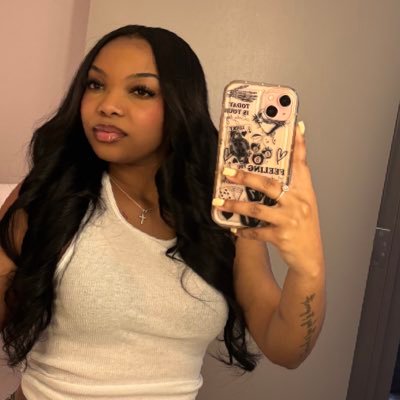 carybetter's profile picture. follow me on Ig: lookingforcary