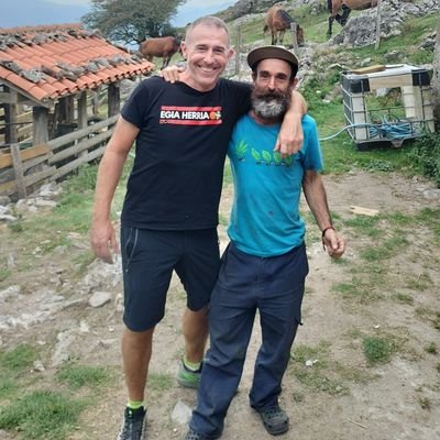 INeozubi1's profile picture. Sonian semea. 
Ezkertiarra.
Real zalea.
Euskal herritarra izan nahi duena.
Nere ideiekin kontsekuente izaten ikasten.