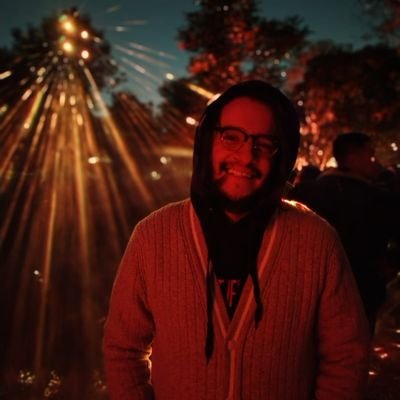 RoVerastegui's profile picture. El arte es mi vida. Me dedico a contar historias.
Director de @WOAFuture.