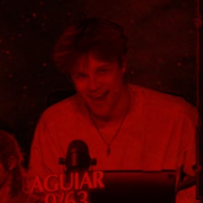 agathasmoon's profile picture. 18y ~ 🇧🇷🇺🇸 lésbica estudante de cinema 📽️ “Are you man enough, to take the blame for this?”