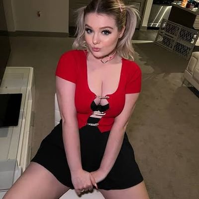 JCharlotte45264's profile picture. 