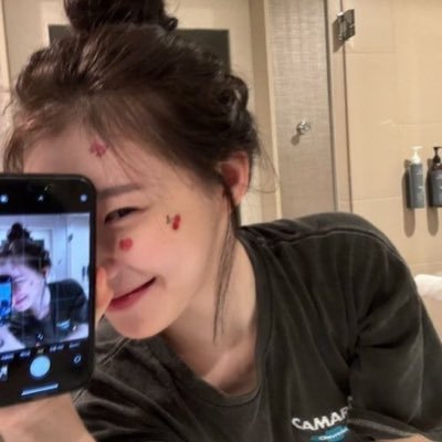 midzennie's profile picture. 