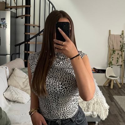 tiyahln's profile picture. 