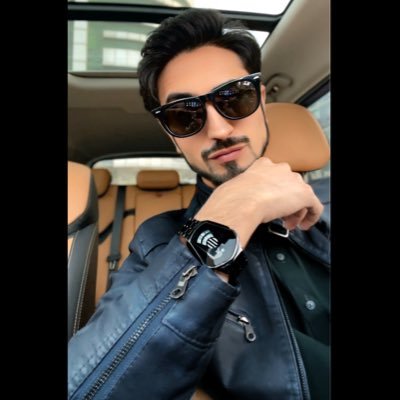 flynnrider_who's profile picture. уоцг fацогıтз него “FГУЛЛ ГIÐЕГ”