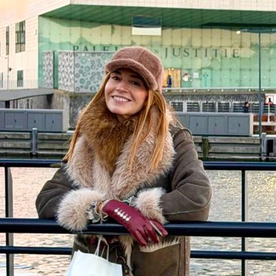 wiwi_ngm's profile picture. impartiendo justicia, e intentando ser justa, paciente y amable en el arte de juzgar y alegre artista en el arte de vivir.