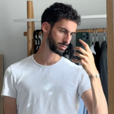 tonyjalves's profile picture. Bordeaux | Paris Founder of @lafrancerepart. tonyjalves@icloud.com