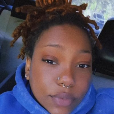 calllme_b's profile picture. ⚢