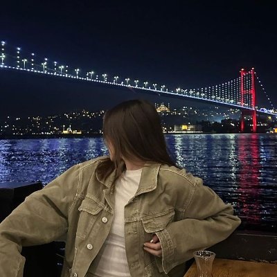 zeyneppekiinn's profile picture. kimse durduk yere tahammülsüz biri olmuyor