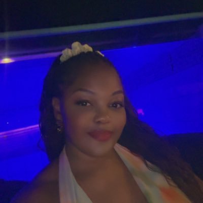 roxie__g's profile picture. Just a girl🥀