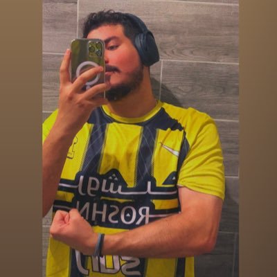Qusai_albadr's profile picture. Safety Engineer👷🏻‍♂️| Singing 🎙️| Guitarist 🎸 | @tamerhosny |Gamer🎮 |🖤💛