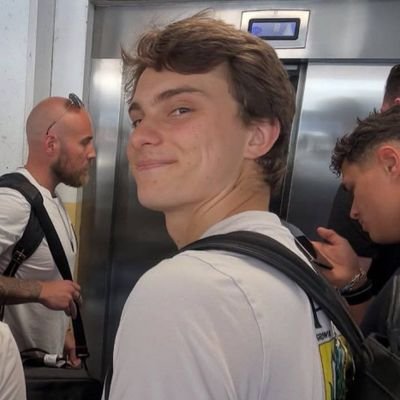 luvpiastris's profile picture. pop culture