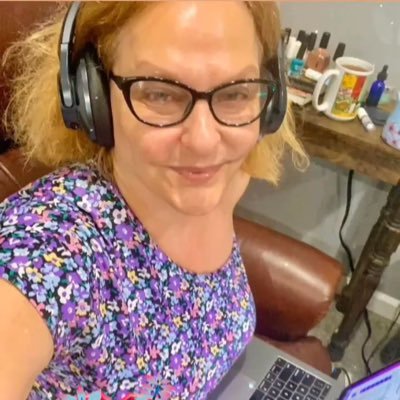 Hscarlett2017's profile picture. LET THE LOVE ALWAYS LEAD ❤️🪔💐🌍