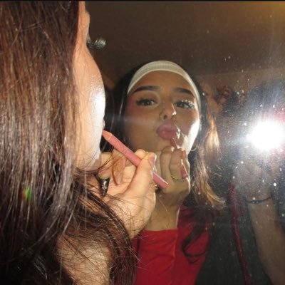 lightdno's profile picture. Addicted to music - #somber - #laufey