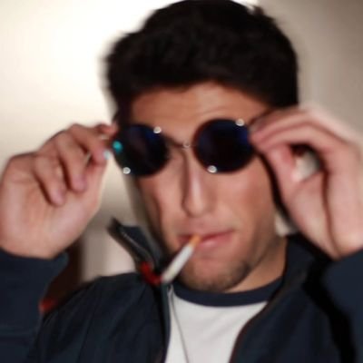 rc18O9's profile picture. 22