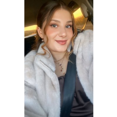 tugciiss's profile picture. 