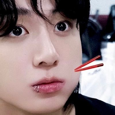 jungkookluvcore's profile picture. hating you is the only way it doesn't hurt ♡ stbv