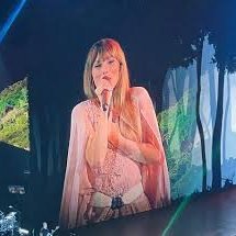 swiftie13116131's profile picture. this is pretty much just a Taylor Swift Account