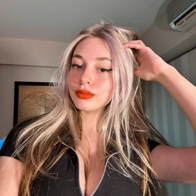 MiaMiller936570's profile picture. All I just want is real man and you can text on my signal 17122618480 or my zangi 9979254384