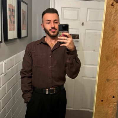 levitucker_'s profile picture. every sky was your own kind of blue 🩵