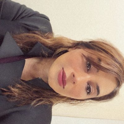 YitazDes's profile picture. Corro para que la realidad no me atrape