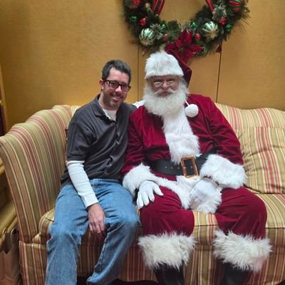 PhiLLy_BiLLiam's profile picture. Music, Men, and The Phillies  #MoshpitOverClubbing #RingTheBell #LFG #ImNotThatInteresting