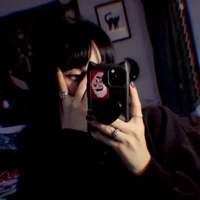 corriature's profile picture. (♡ μ_μ) • 31, 18+ • books/games/writing/anime • ig: corriature (◕‿↼)