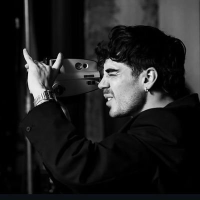 whoisviri_'s profile picture. Vivo y respiro por mi amor @arnmercurio ☪︎
@CD9 ♡