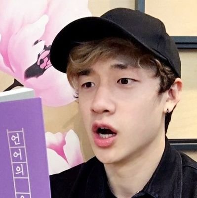 ibnegnabnahc's profile picture. uzun zamandir hayatim hayatlamiyor