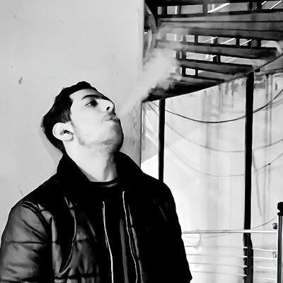 MrLonely121's profile picture. воздухоплаватель