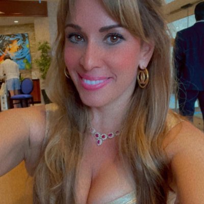 Gwen46532's profile picture. 🇺🇸
To be an elegant woman, one must first increase one's knowledge and deeply root the tree of elegance in the fertile soil of culture, so that it can flouris