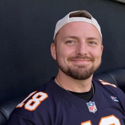 TeslaQuirk's profile picture. Likely trolling since I get no engagement, tweeting like a 100 follower account. Unhinged. No one sees this 💩 anyway.