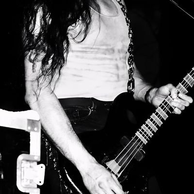 septembersvn's profile picture. ha tükröt adtok, eldobom; mert nem akarom, hogy újra meg újra a szemembe nézzen