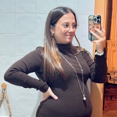 Lauramateosg05's profile picture. Imperdible, invencible e indomable. ♉️ Un atardecer en 💚🤍🖤.