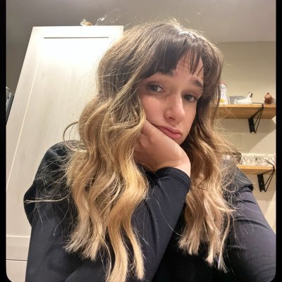 Lea_Frt6's profile picture. Get in there Lewis! You are the man ! ❤️ @FCBayern @equipedefrance @francerugby @F1